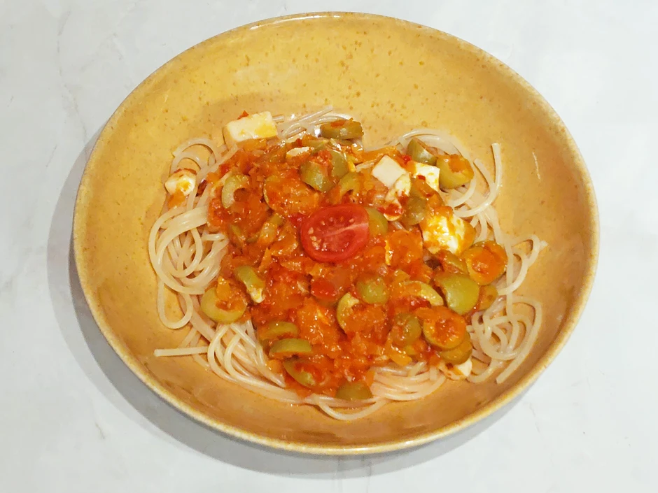 Spaghetti mit Olivenso&szlig;e