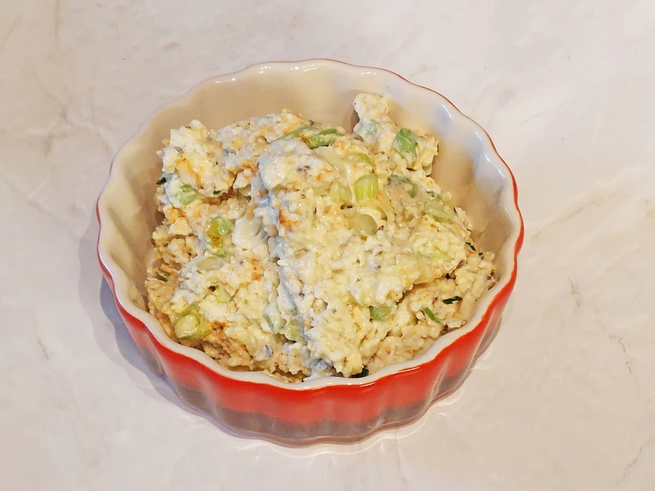 Camembert Aufstrich mit Fr&uuml;hlingszwiebeln