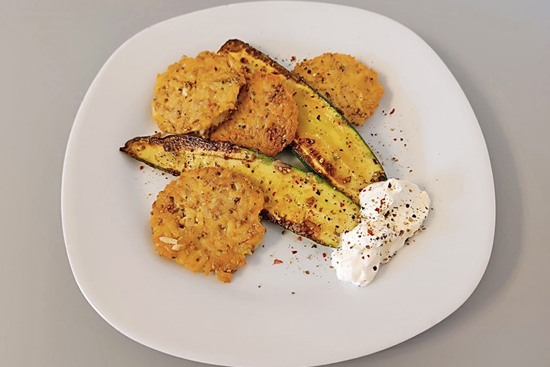 Reistaler mit gebratenen Zucchini