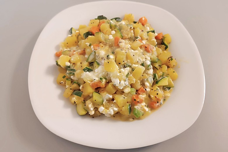Gemüsepfanne mit Hüttenkäse