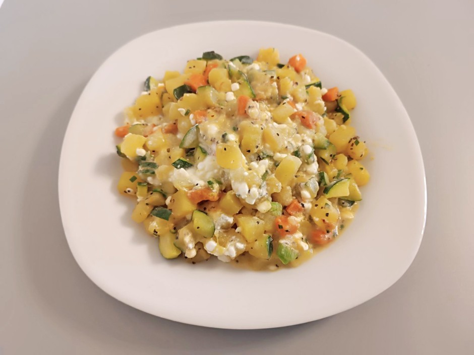 Gemüsepfanne mit Hüttenkäse