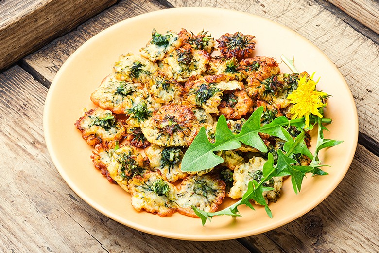 Frittierte Löwenzahnblüten
