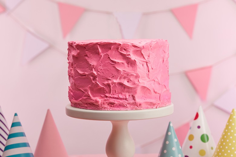 Erdbeerbuttercreme-Torte mit Spachteleffekt