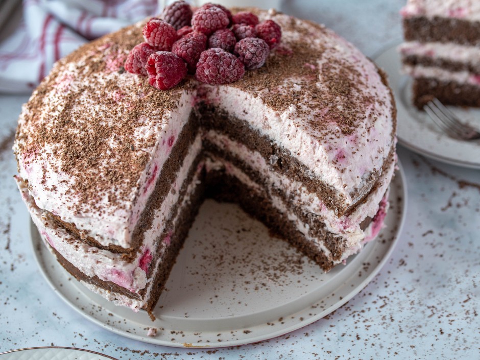 Ostertorte mit Himbeeren