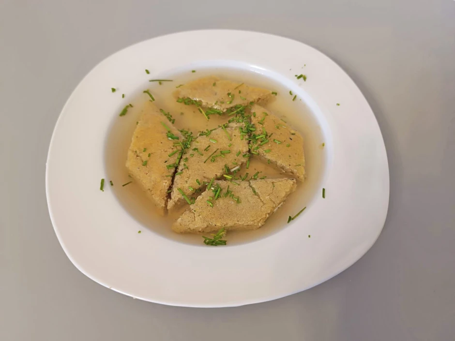 Hanfsch&ouml;berl in klarer Suppe