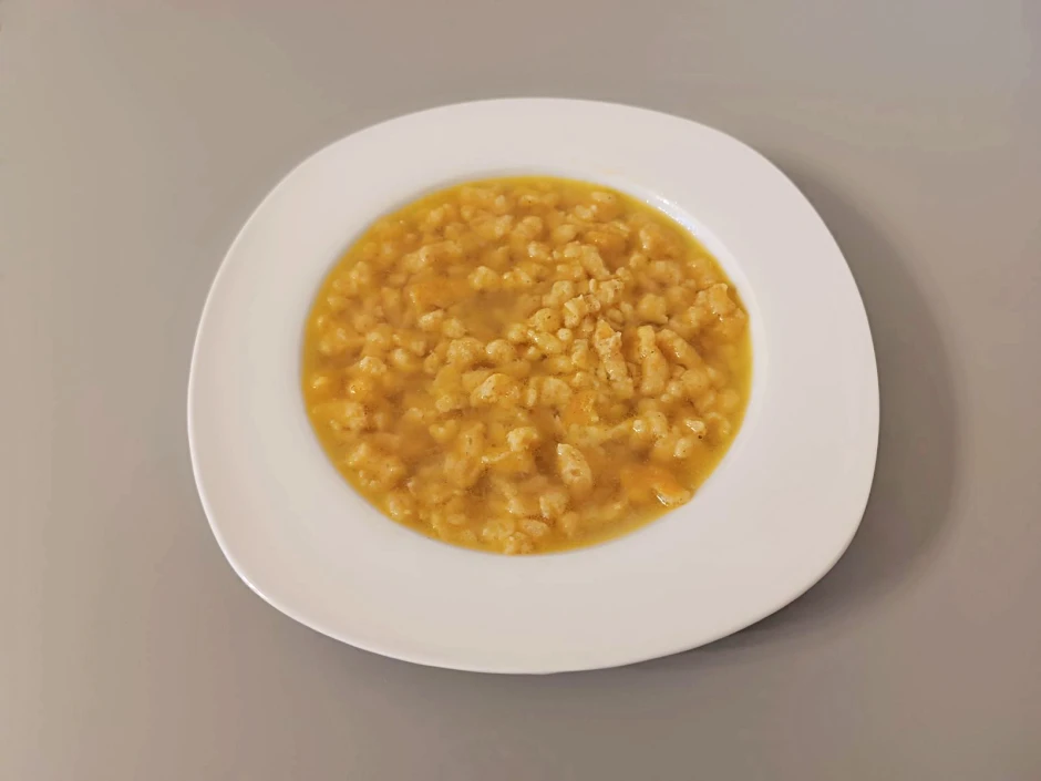 Dinkelgrie&szlig;reis in klarer Suppe