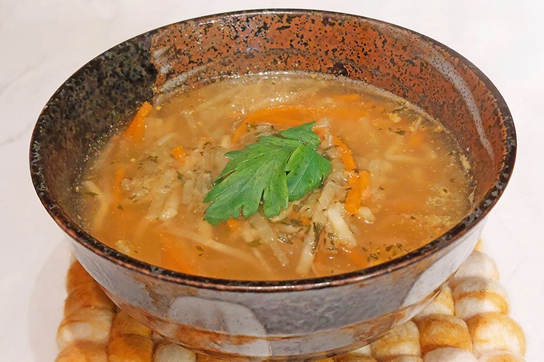 Kräftige Wurzelsuppe mit Kren