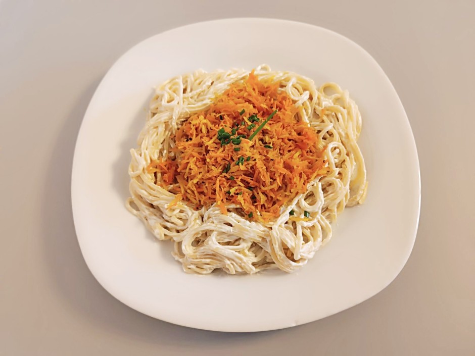 Cremige Spaghetti mit geraffelten Karotten