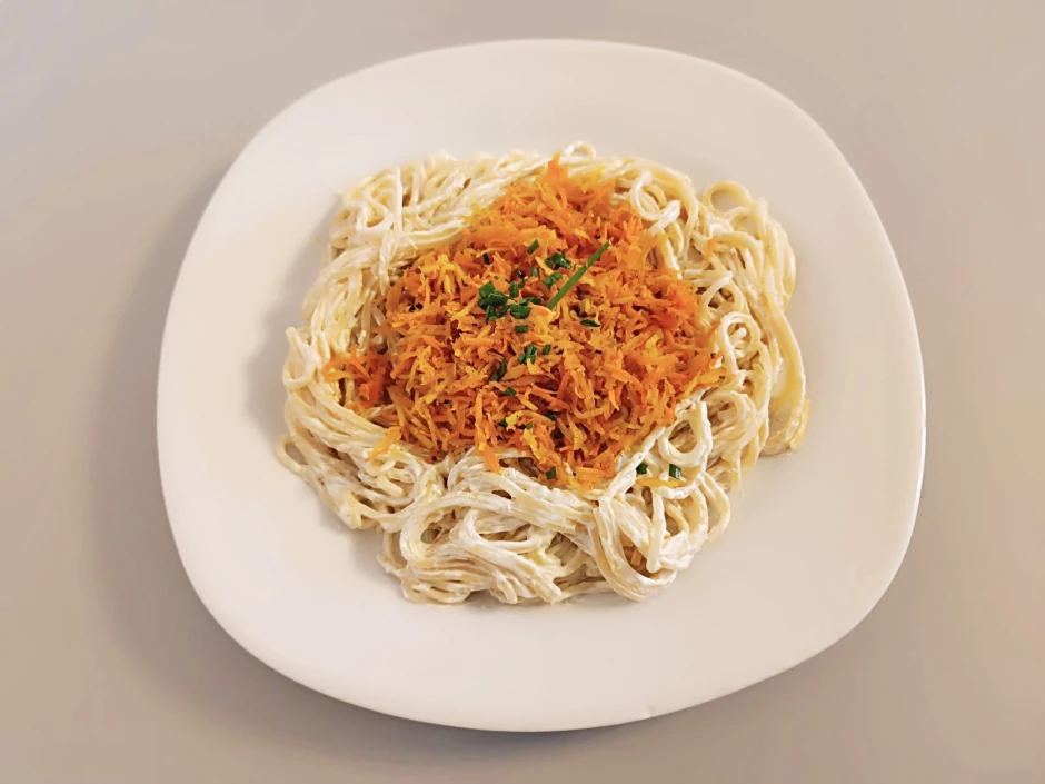 Cremige Spaghetti mit geraffelten Karotten