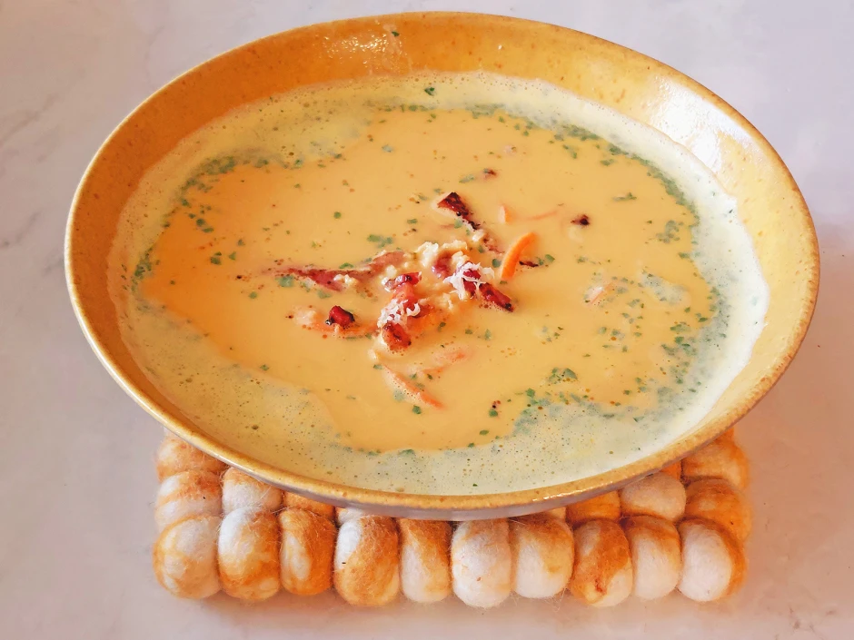 Karotten-Schaumsuppe mit Kren