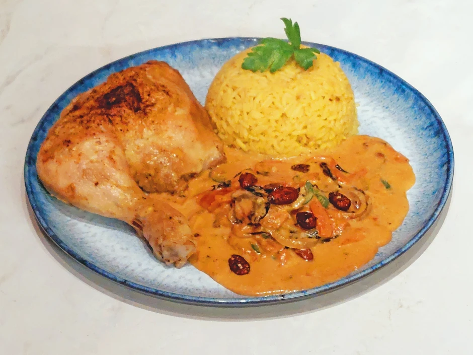 H&uuml;hnerschlegel mit Zwiebelcurry