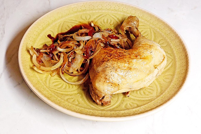 Hühnchen in Zwiebelsoße