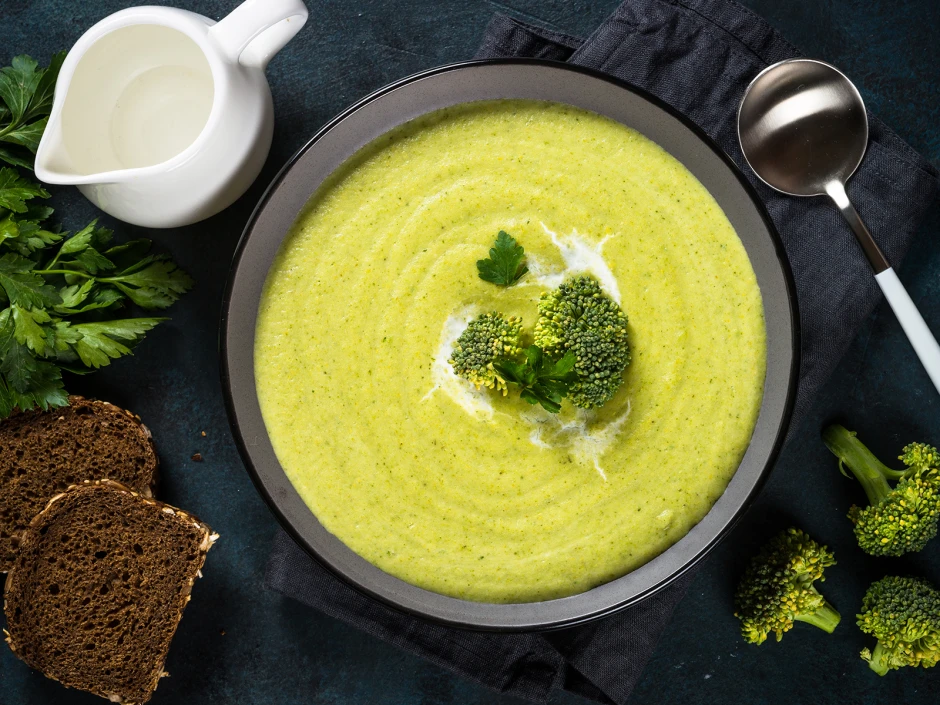 Brokkolisuppe mit Frischk&auml;se