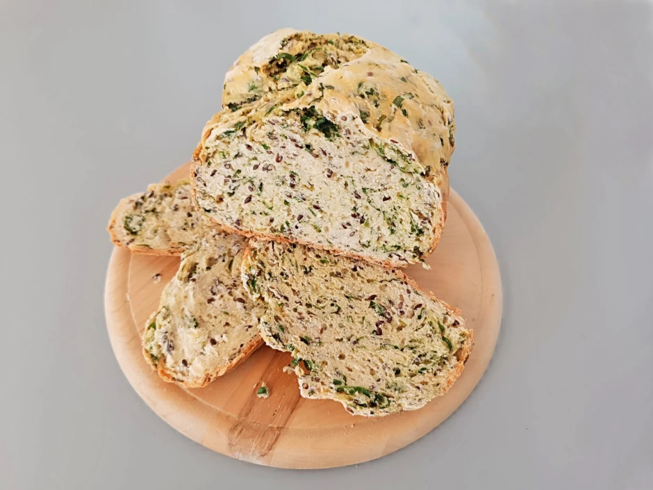 Dinkel-B&auml;rlauchbrot aus dem Brotbackautomaten