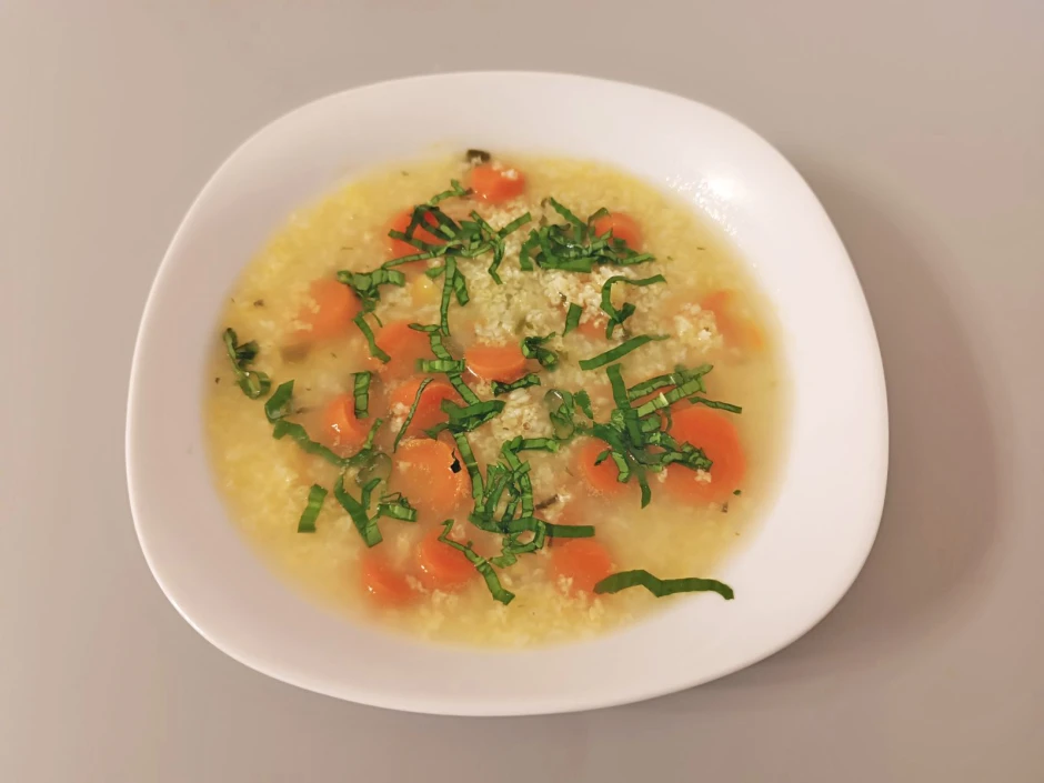 Hirsesuppe mit Karotten und B&auml;rlauch