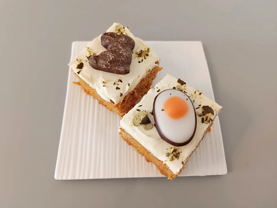 Karotten-Blechkuchen mit Kokosmehl