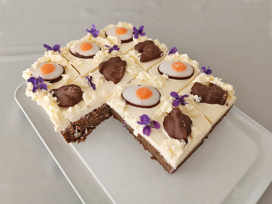 Dinkel-Blechkuchen mit Hanfmehl