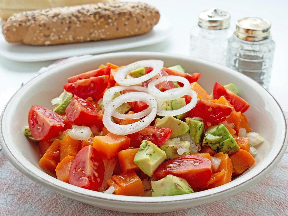 S&uuml;&szlig;kartoffelsalat mit Avocado
