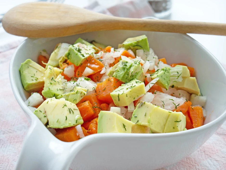 S&uuml;&szlig;kartoffelsalat mit Avocado