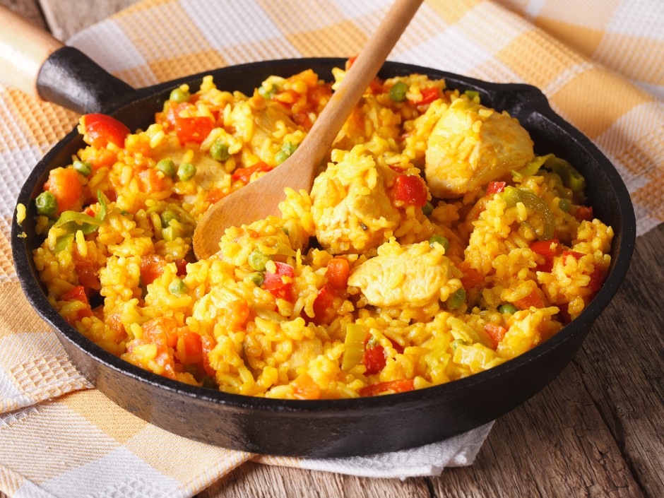 Paella mit Huhn und Gemüse
