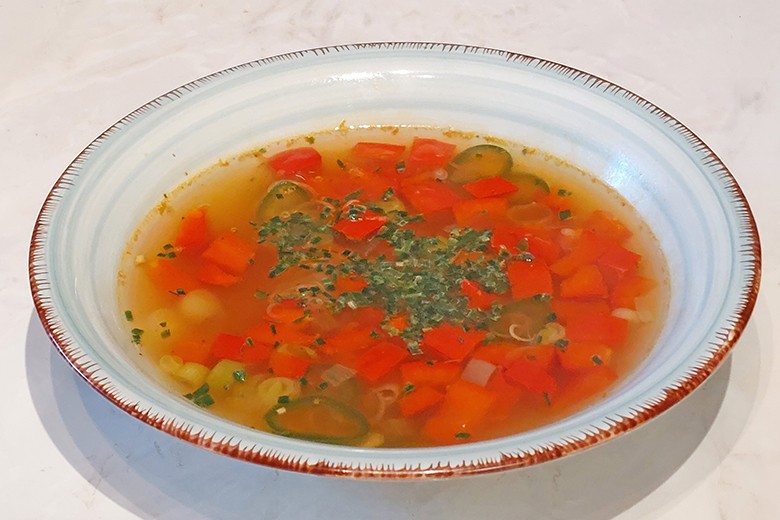 Zitronengras-Paprika-Suppe