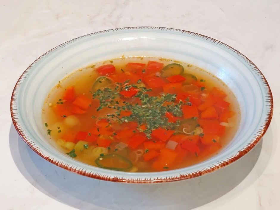 Zitronengras-Paprika-Suppe