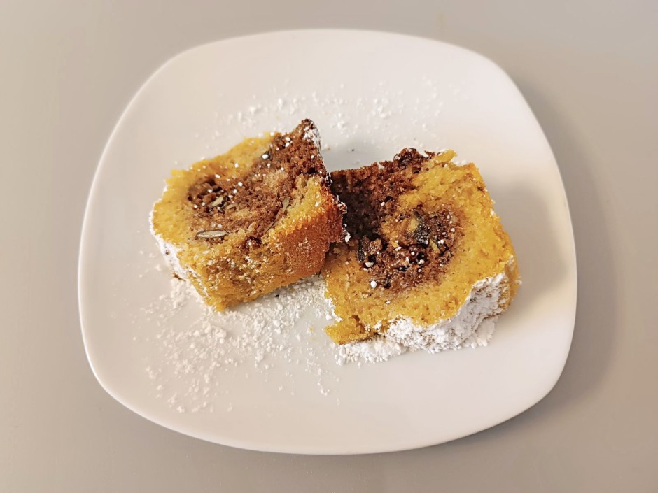 Buttermilch-Rührkuchen mit Dinkelmehl