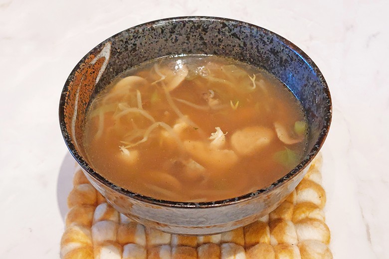 Currysuppe mit Huhn und Champignons