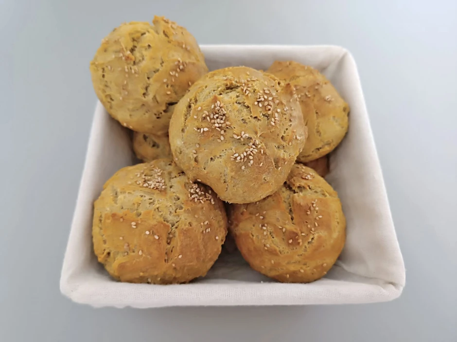 Laugen-Frühstücksbrötchen mit Hanfmehl