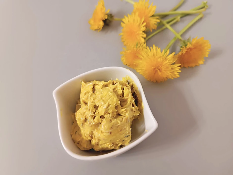 L&ouml;wenzahnbl&uuml;ten-Butter