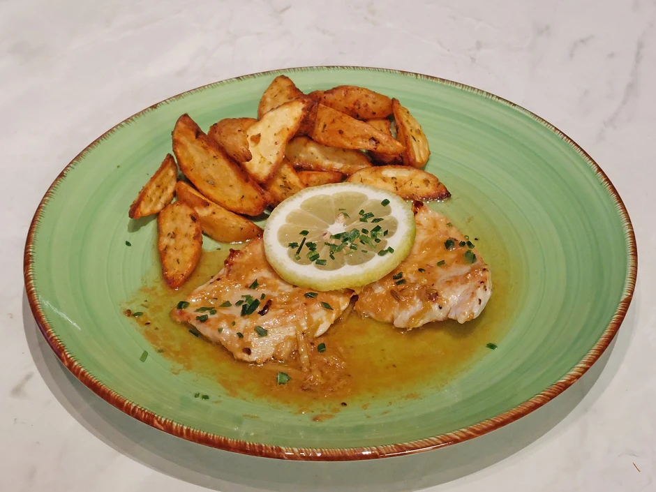 Putenschnitzel mit Zitronenso&szlig;e
