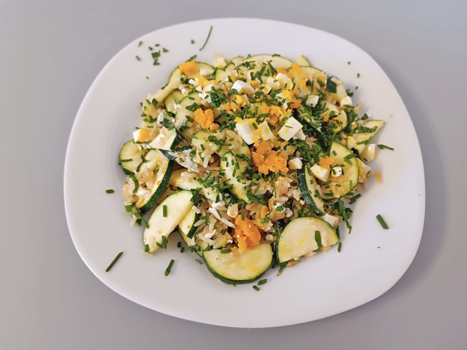 Zucchinipfanne mit Reis