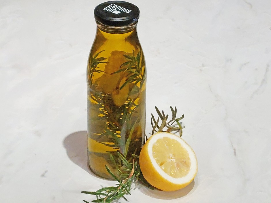 Zitronenöl mit Rosmarin