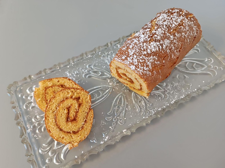Biskuitroulade mit Eischwerteig