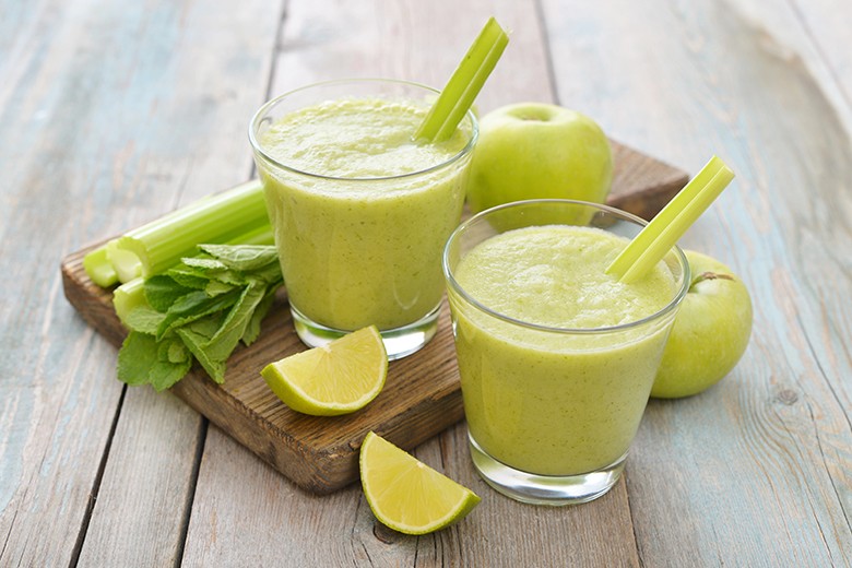 Selleriesaft mit Apfel und Limette