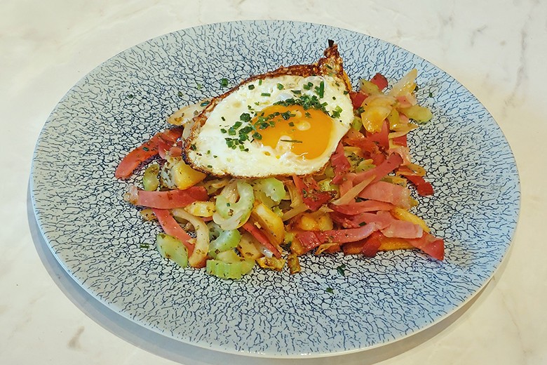 Bratkartoffeln mit Staudensellerie