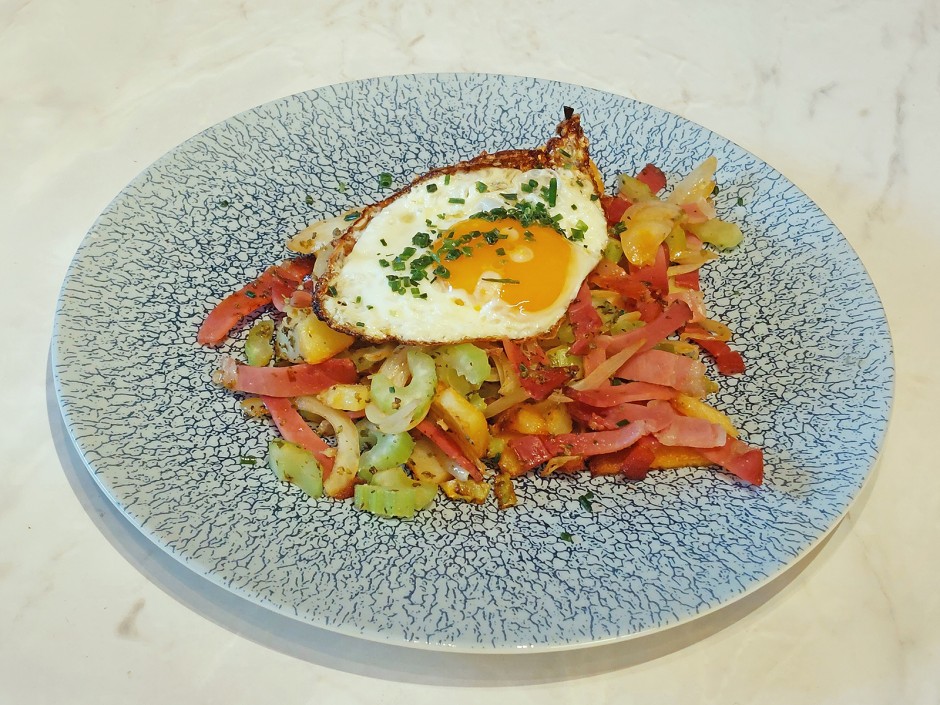 Bratkartoffeln mit Staudensellerie