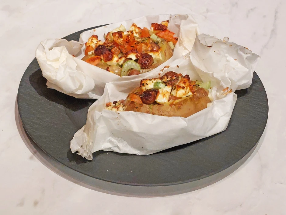 Kumpir mit Lauch und Feta