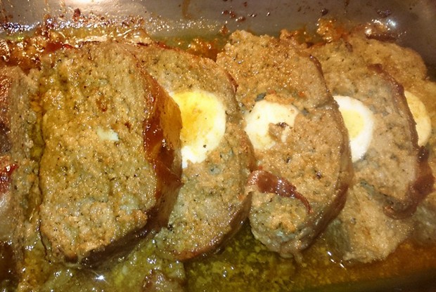 Faschierter Braten mit Ei