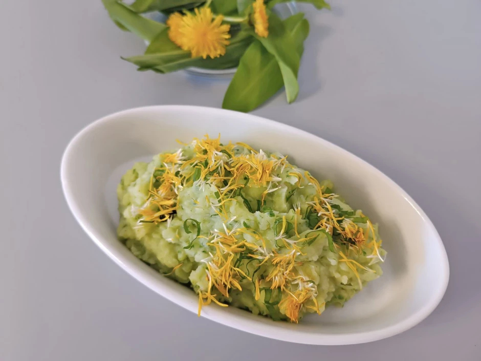 B&auml;rlauch-P&uuml;ree mit L&ouml;wenzahnbl&uuml;tenbl&auml;tter