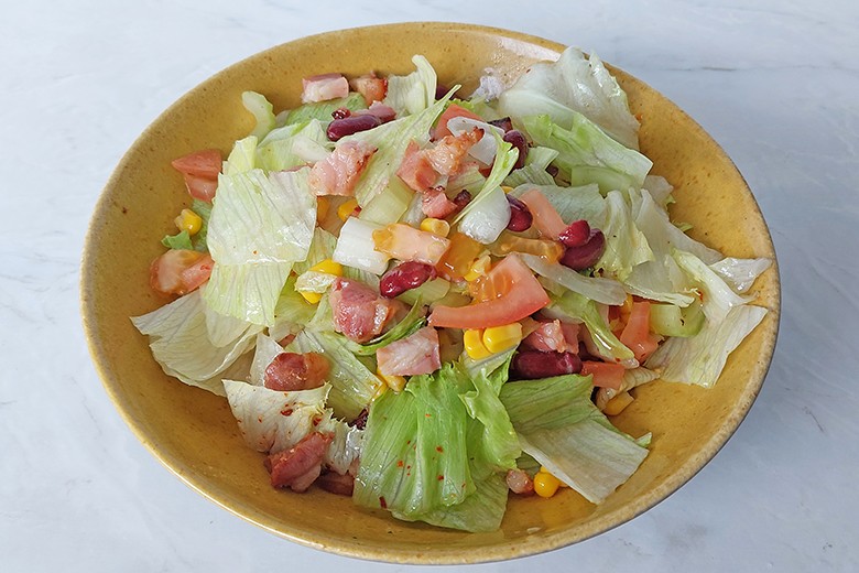Roter Bohnensalat mit Speck