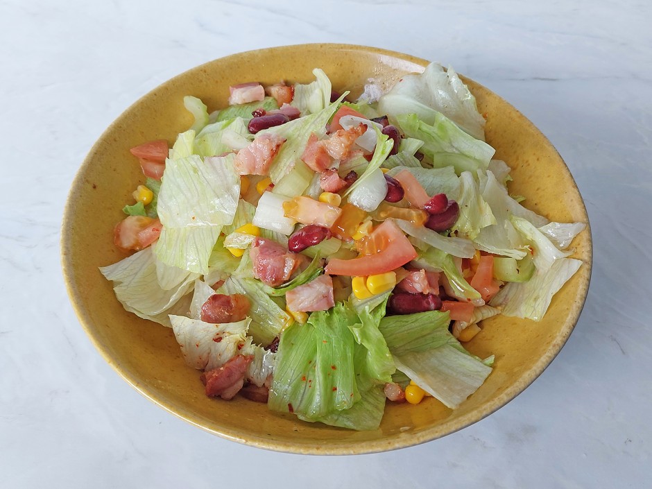 Roter Bohnensalat mit Speck