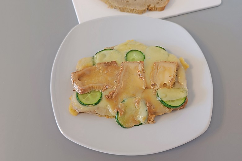 Käse-Gurken-Toast