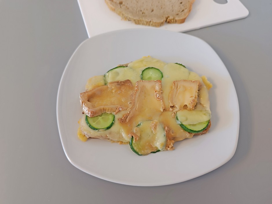 Käse-Gurken-Toast
