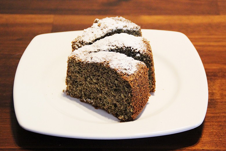 Mohnkuchen mit Apfelmus