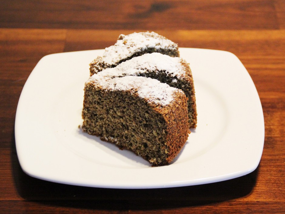 Mohnkuchen mit Apfelmus