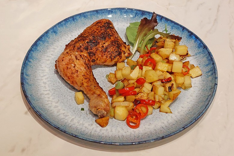 Hühnerschlegel mit Chilikartoffeln