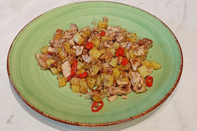 Kartoffel-Hühnerpfanne mit Chili