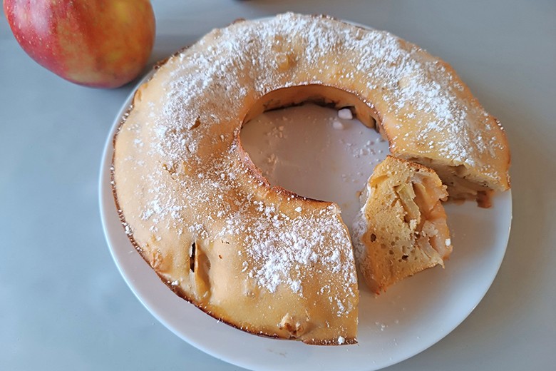 Schneller Apfelkuchen aus dem Camping-Backofen