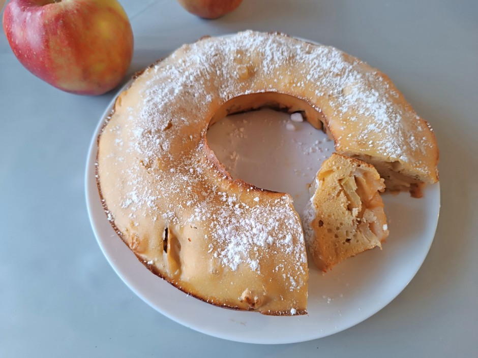 Schneller Apfelkuchen aus dem Camping-Backofen